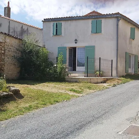 Jonzac-gite-lepuits Clion (Charente-Maritime)